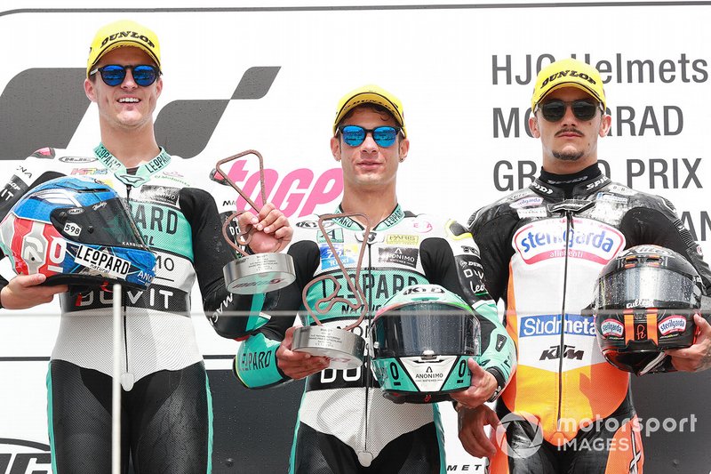 Il vincitore della gara Lorenzo Dalla Porta, Leopard Racing, il secondo classificato Marcos Ramirez, Leopard Racing, il terzo classificato Aron Canet, Max Racing Team