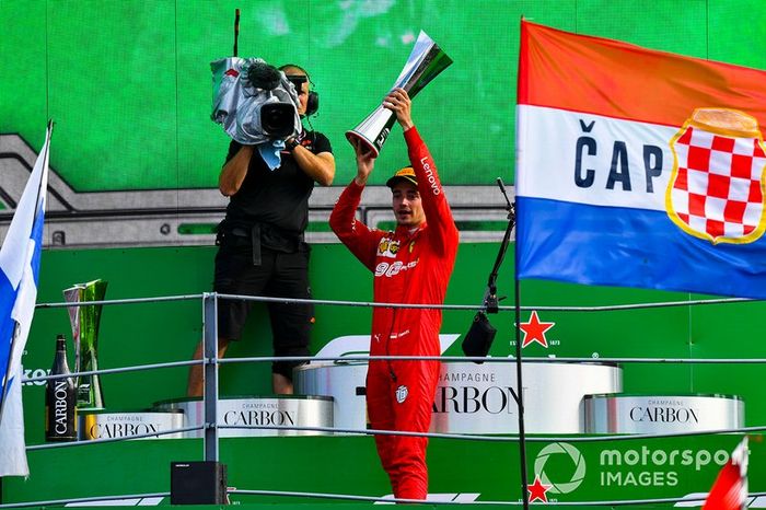 Podio: ganador de la carrera Charles Leclerc, Ferrari