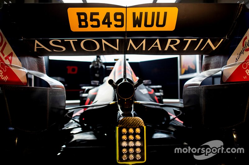 El RB15 de Red Bull en homenaje a James Bond para el GP de Gran Bretaña 2019