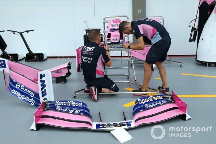 El morro y el alerón delantero del Racing Point RP19 