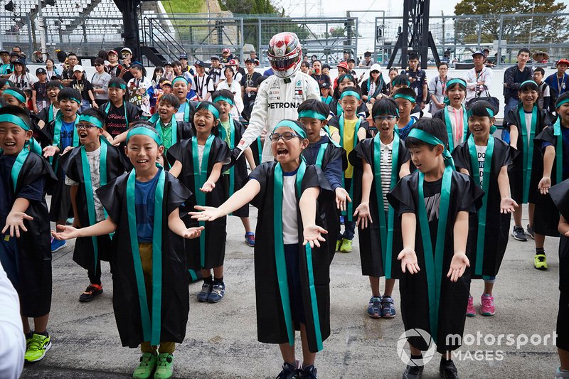Lewis Hamilton, Mercedes AMG F1, meets fans