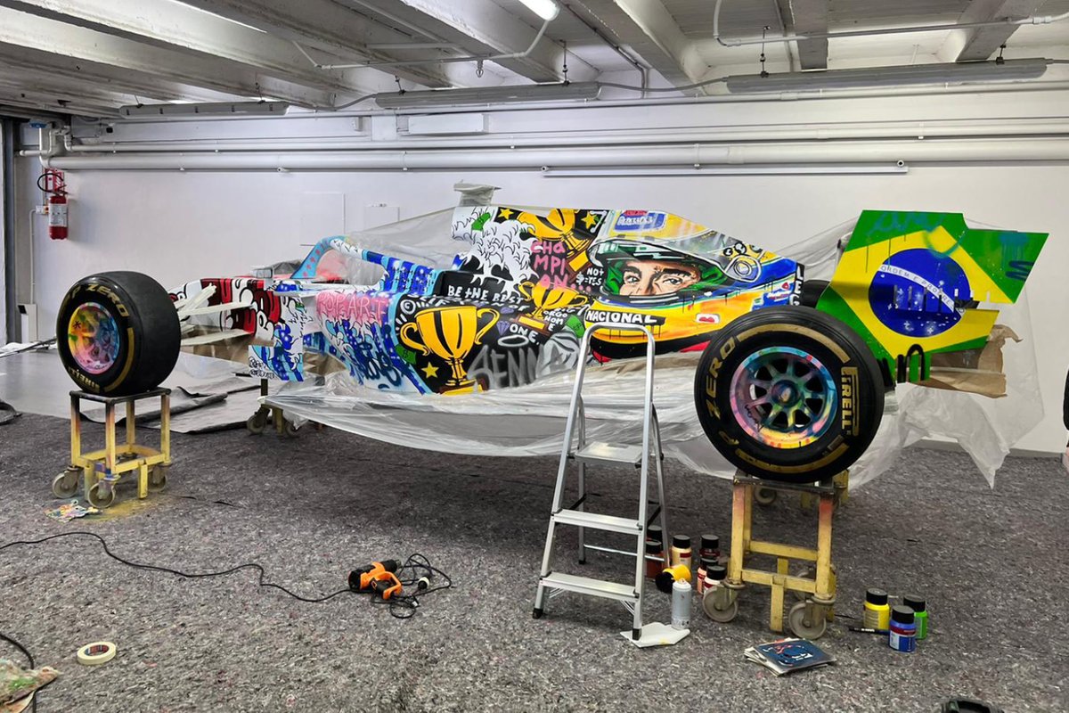 La Ayrton Senna F1 durante la colorazione di Jisbar