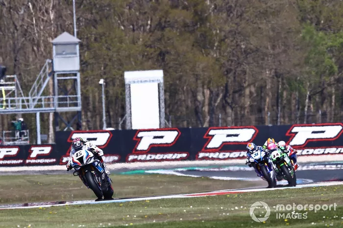 Scott Redding, BMW Motorrad WorldSBK Team, Lucas Mahias, Kawasaki Puccetti Racing
