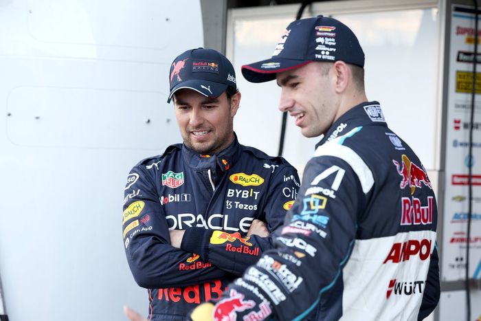 Sergio Pérez, Red Bull Racing y Broc Feeney, Triple Eight Race Engineering, Holden Commodore ZB 