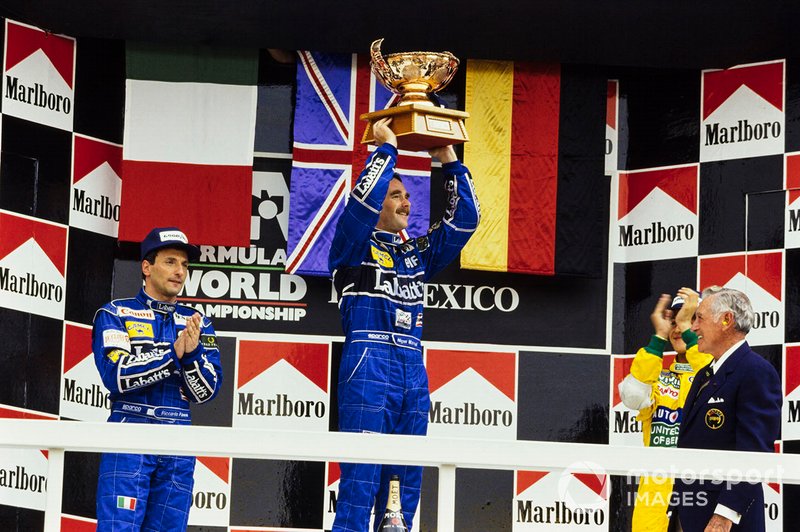 Podio: el ganador Nigel Mansell, Williams, el segundo Riccardo Patrese, Williams, el tercero Michael Schumacher, Benetton