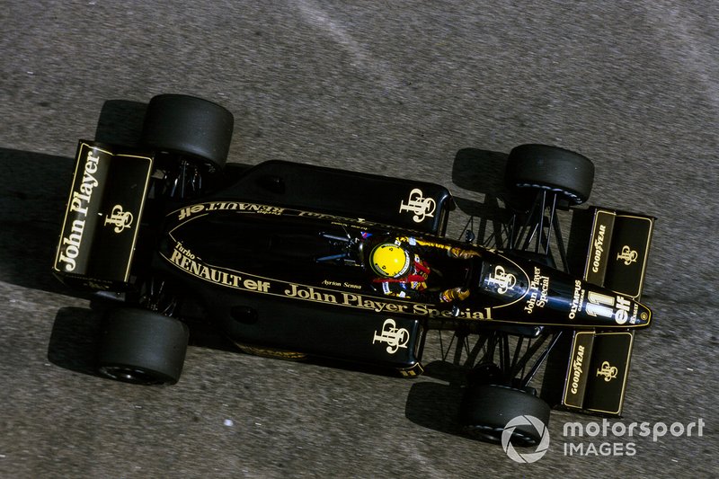 Ayrton Senna nella Lotus 97T Renault con le sospensioni e il gearbox della Lotus 98T ai test di Rio del 1986