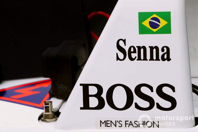 Senna logo on McLaren MP4/4