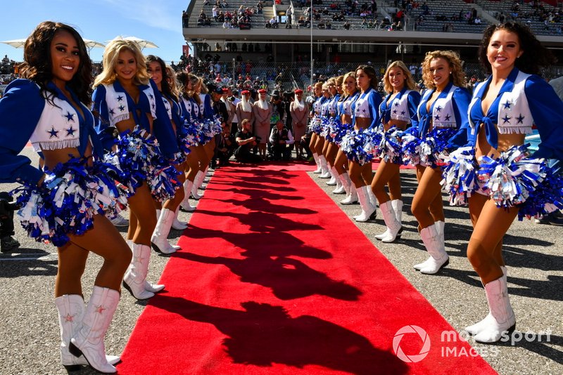 Девушки-чирлидеры Dallas Cowboys
