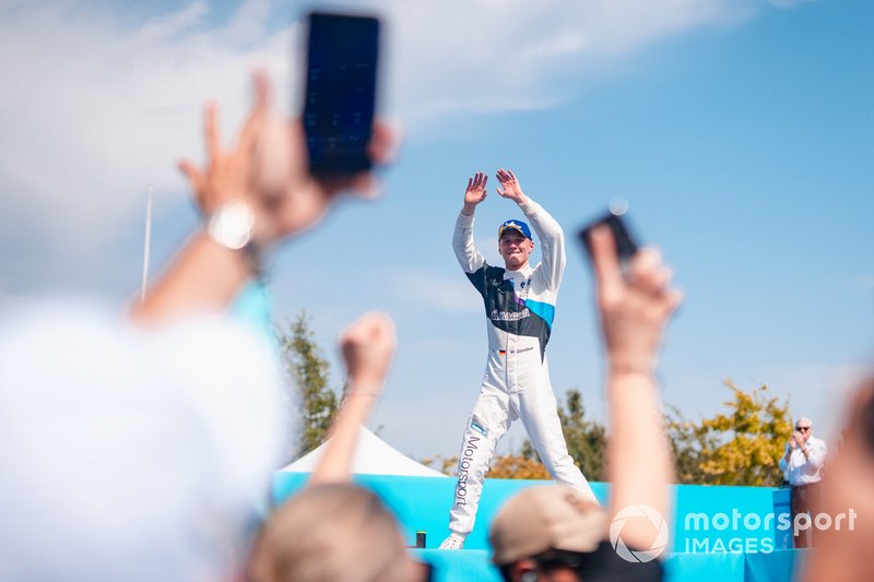 Race winner Maximilian Günther, BMW I Andretti Motorsports celebrates on the podium
