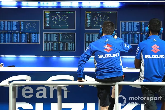 Team Suzuki MotoGP technicians