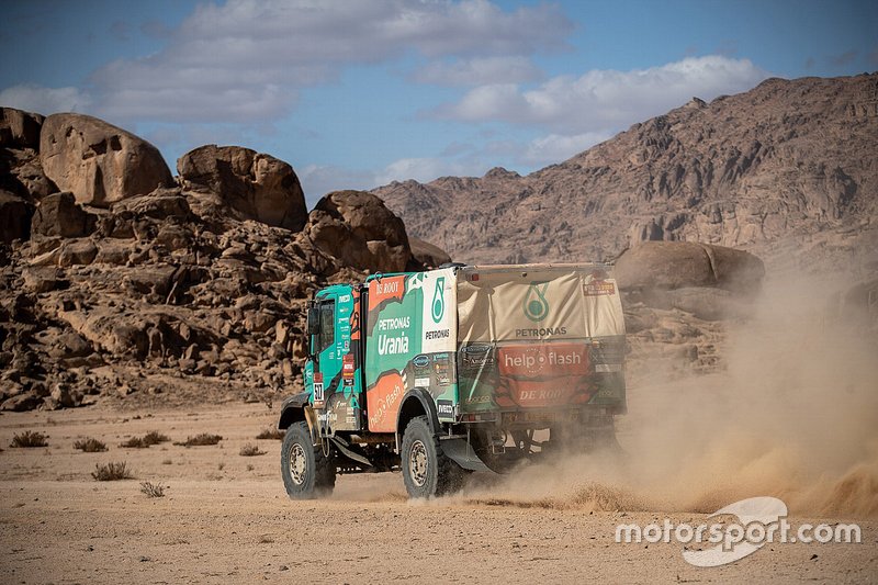 #517 Team De Rooy IVECO: Albert Llovera, Ferran Marco Alcayna, Marc Torres