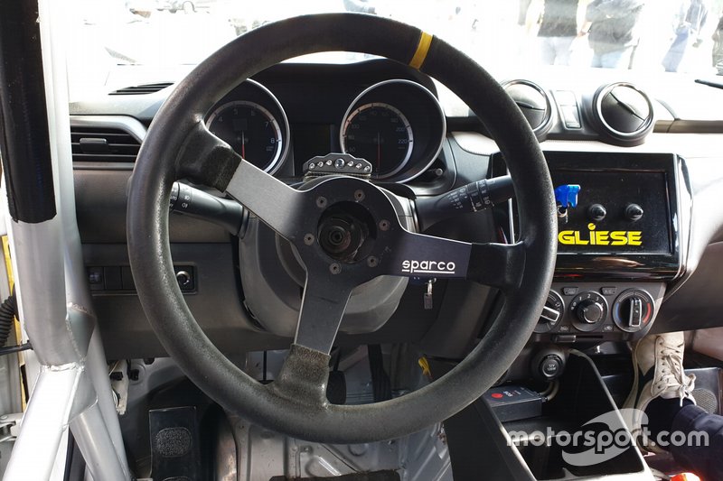 Suzuki Swift Sport, dettaglio del volante
