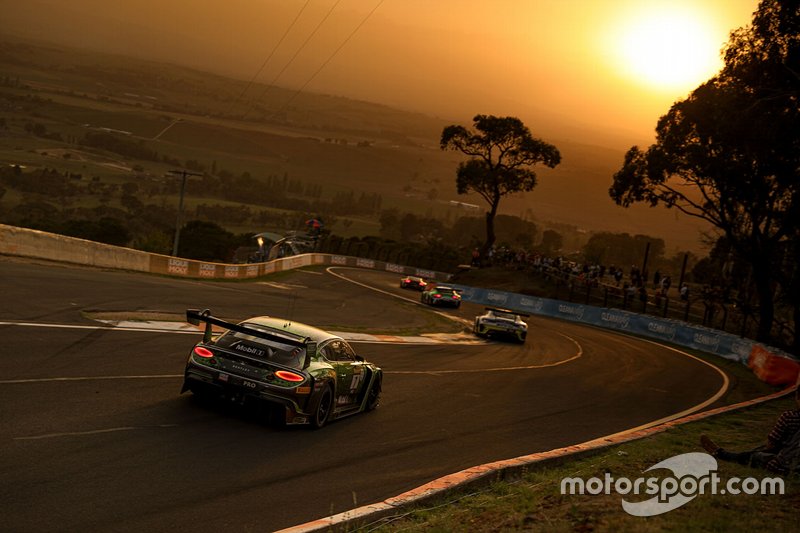 #7 Bentley Team M-Sport Bentley Continental GT3: Jules Gounon, Maxime Soulet, Jordan Pepper