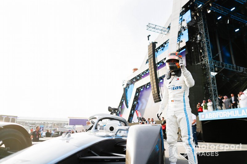 Stoffel Vandoorne, Mercedes Benz EQ gives a thumbs up on the podium
