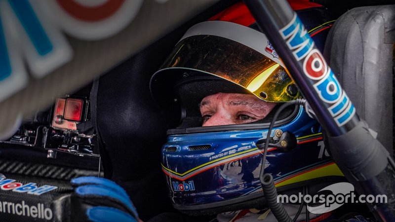 Rubens Barrichello tem capacete alusivo ao de Tuka Rocha em Goiânia