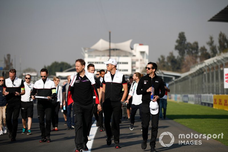 Andre Lotterer, Porsche, Neel Jani, Porsche a piedi in pista coi membri del team