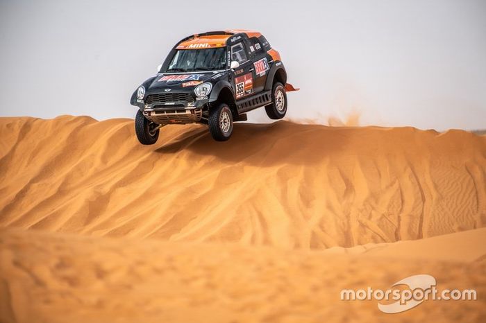 #355 X-Raid Mini: Aleksandr Dorossinskij, Oleg Uperenko