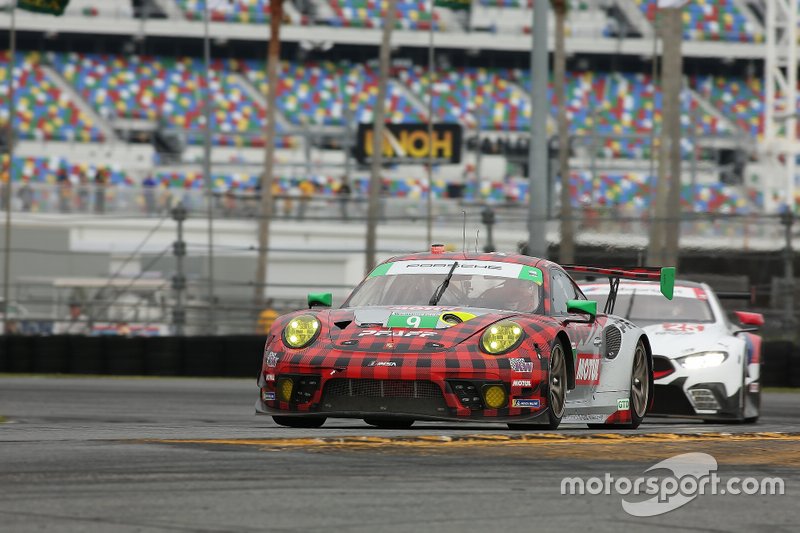 #9 Pfaff Motorsports Porsche 911 GT3 R: Dennis Olsen, Zacharie Robichon, Lars Kern, Patrick Pilet