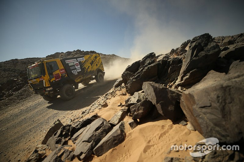 #537 Team Boucou IVECO: Francesc Ester Fernandez, Jean-Francois Cazeres, Jose Martins