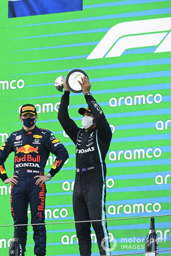 Podio : ganador de la carrera Lewis Hamilton, Mercedes