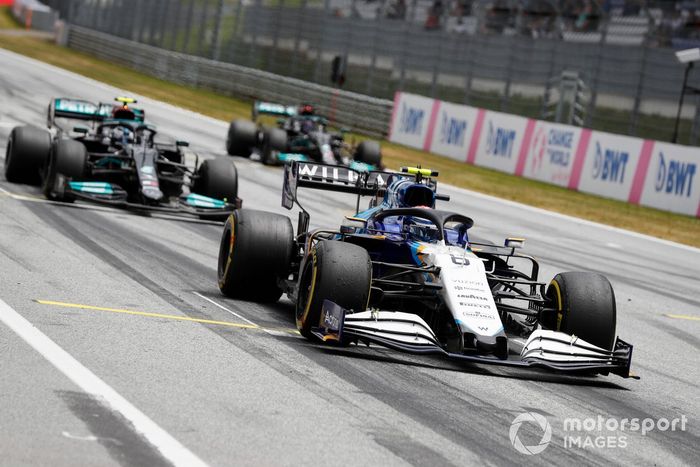 Nicholas Latifi, Williams FW43B, Valtteri Bottas, Mercedes W12, Lewis Hamilton, Mercedes W12