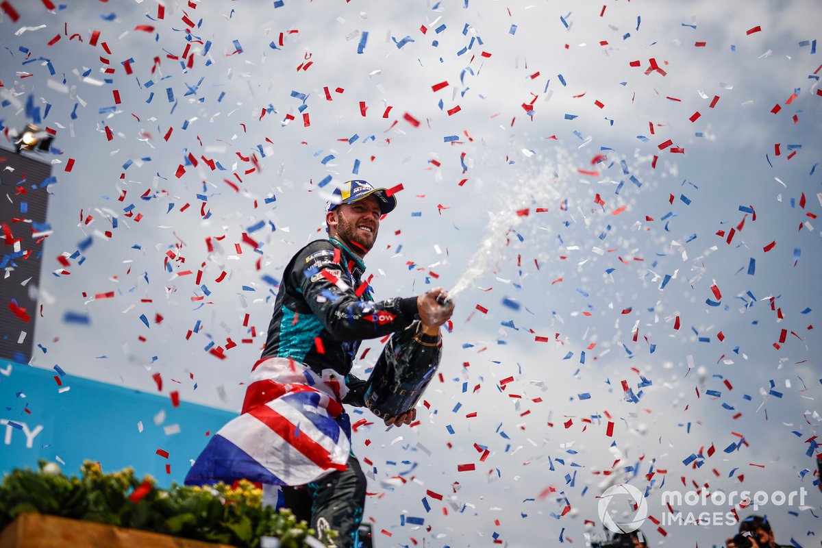 Podio: ganador Sam Bird, Jaguar Racing