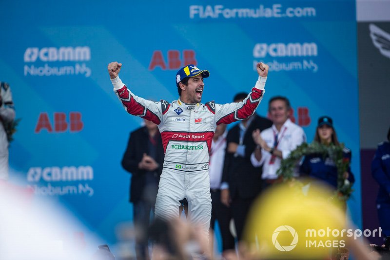 Race winner Lucas Di Grassi, Audi Sport ABT Schaeffler celebrates as he approaches the podium