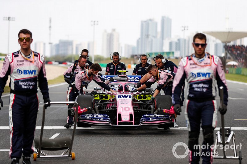Lance Stroll, Racing Point RP19, arrives on the grid