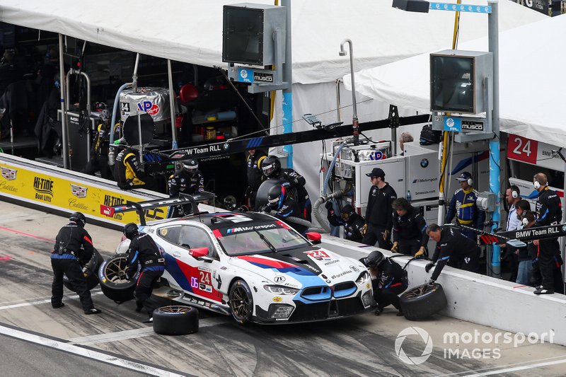 #24 BMW Team RLL BMW M8 GTE, GTLM: Jesse Krohn, John Edwards, Chaz Mostert, Alex Zanardi, Pit Stop
