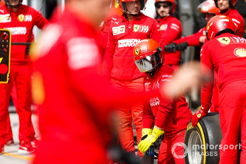 Entraînement aux arrêts au stand chez Ferrari