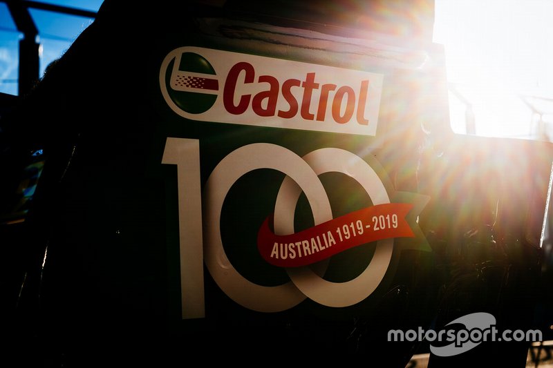 Renault F1 Team R.S.19, Castrol logo