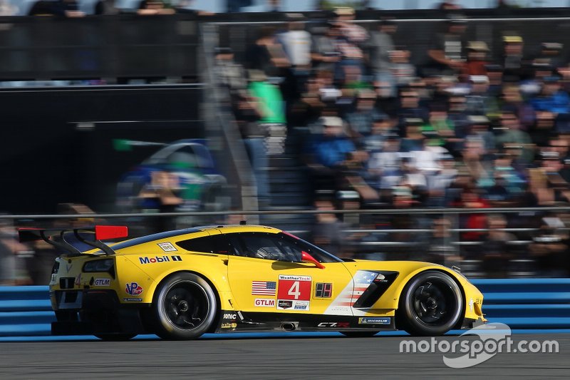 #4 Corvette Racing Corvette C7.R: Oliver Gavin, Tommy Milner, Marcel Fässler