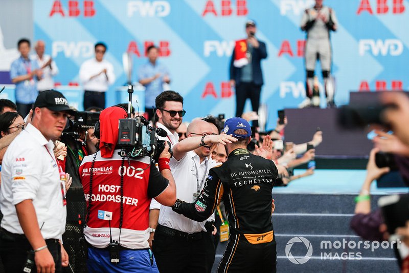 Jean-Eric Vergne, DS TECHEETAH, DS E-Tense FE19, celebrates with the team on his way to the podium