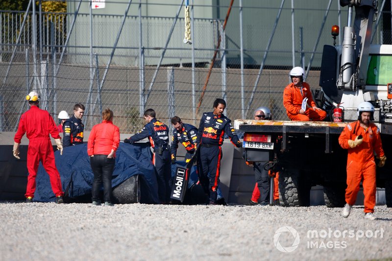 El coche accidentado de Pierre Gasly, Red Bull Racing RB15