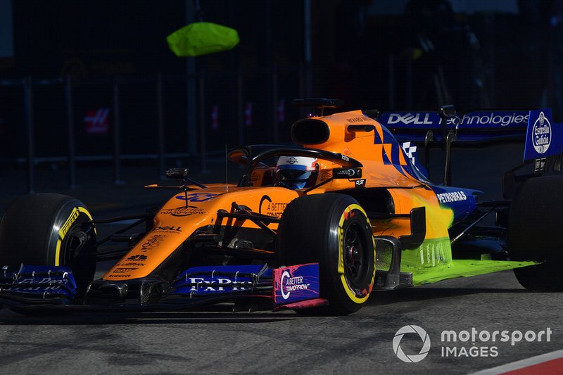 Carlos Sainz Jr., McLaren MCL34, avec de la peinture aéro