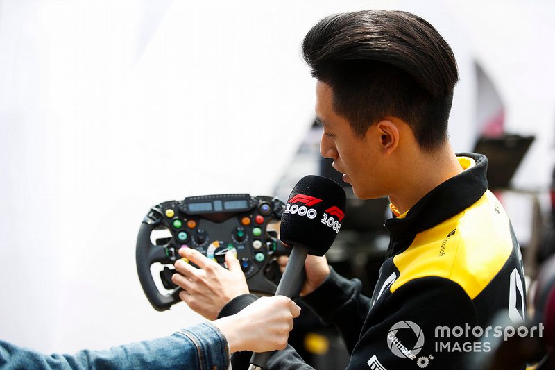Guanyu Zhou, Renault F1 Team