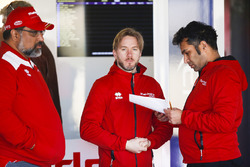 Dilbagh Gill, CEO, Team Principal, Mahindra Racing, con Nick Heidfeld, Mahindra Racing