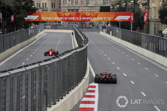 Kimi Raikkonen, Ferrari SF71H y Max Verstappen, Red Bull Racing RB14
