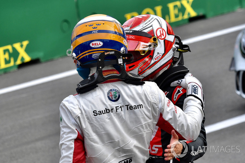 Marcus Ericsson, Sauber, Kevin Magnussen, Haas F1