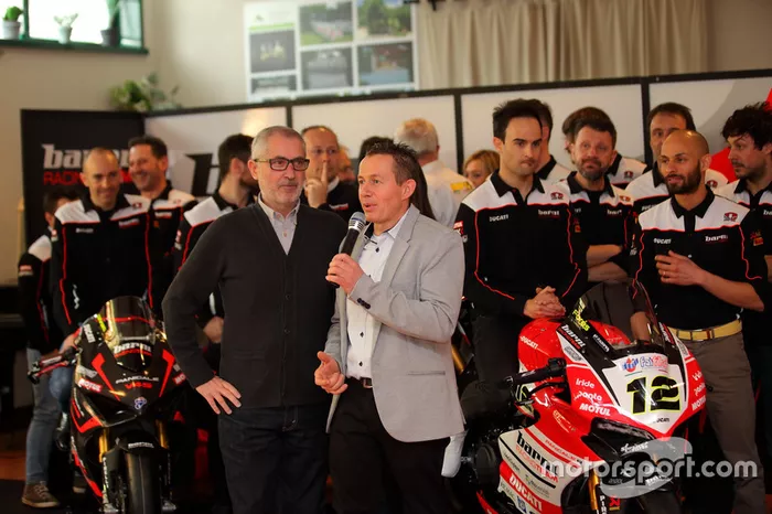 Ambiente en la presentación del Barni Racing Team