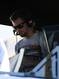 Dale Earnhardt Jr on the Alex Bowman, Hendrick Motorsports Chevrolet Camaro pit box