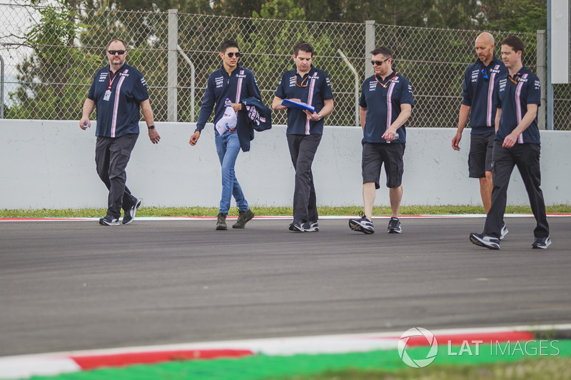 Esteban Ocon, Force India F1 walks the track