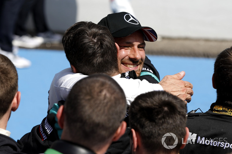 Race winner Gary Paffett Mercedes-AMG Team HWA