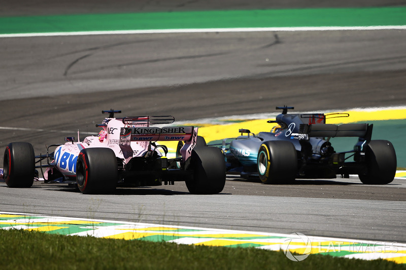 Lewis Hamilton, Mercedes AMG F1 W08 ve Sergio Perez, Sahara Force India F1 VJM10