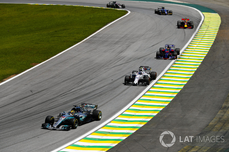 Lewis Hamilton, Mercedes AMG F1 W08, Lance Stroll, Williams FW40, Brendon Hartley, Scuderia Toro Ros