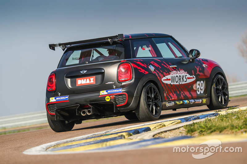 MINI John Cooper Works Challenge Lite