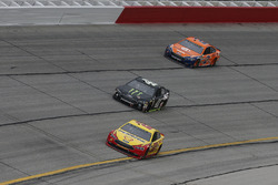 Joey Logano, Team Penske, Shell Pennzoil Ford Fusion Kurt Busch, Stewart-Haas Racing, Monster Energy