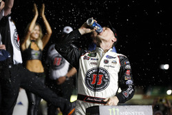 Kevin Harvick, Stewart-Haas Racing, Jimmy John's Ford Fusion celebrates