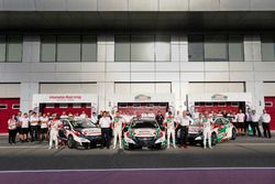 Teamfoto met Norbert Michelisz, Honda Racing Team JAS, Honda Civic WTCC, Ryo Michigami, Honda Racing