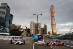 Neel Jani, Dragon Racing , leads Felix Rosenqvist, Mahindra Racing